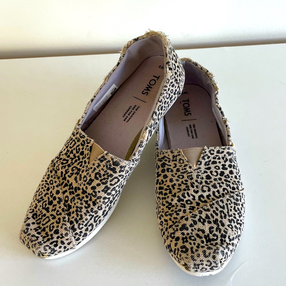 TOMS leopard print size 8